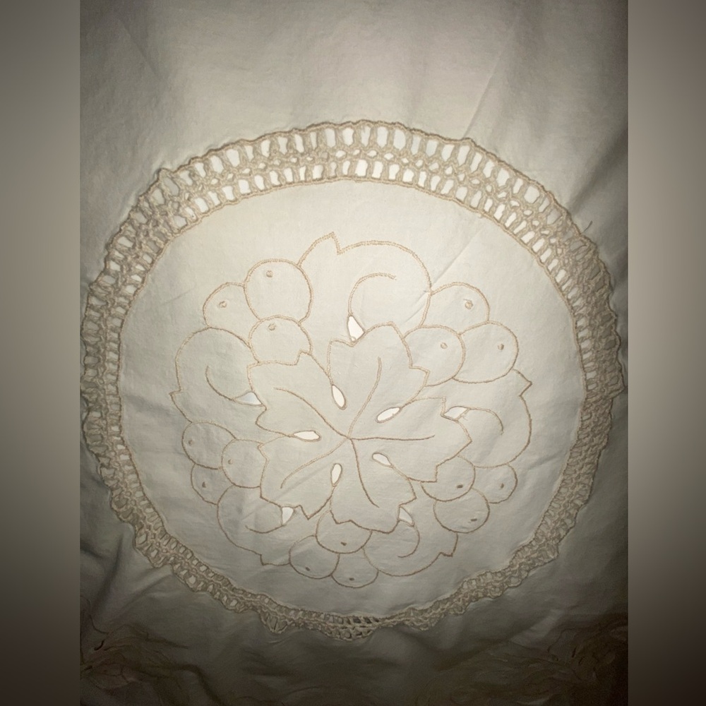 Vintage small round tablecloth 30 in